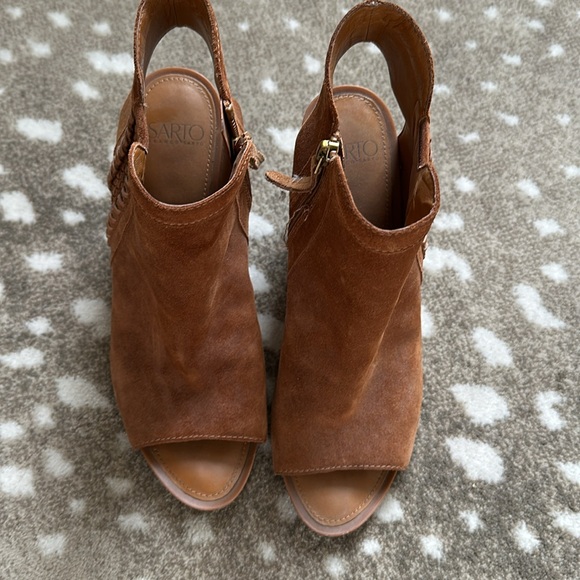 Cognac Suede block heel open toe bootie sandals - Picture 2 of 6